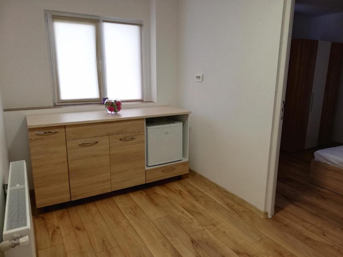 كرايوفا Pensiunea Eden House المظهر الخارجي الصورة