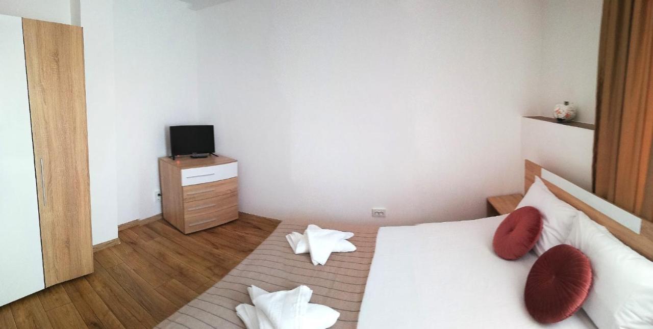 كرايوفا Pensiunea Eden House المظهر الخارجي الصورة