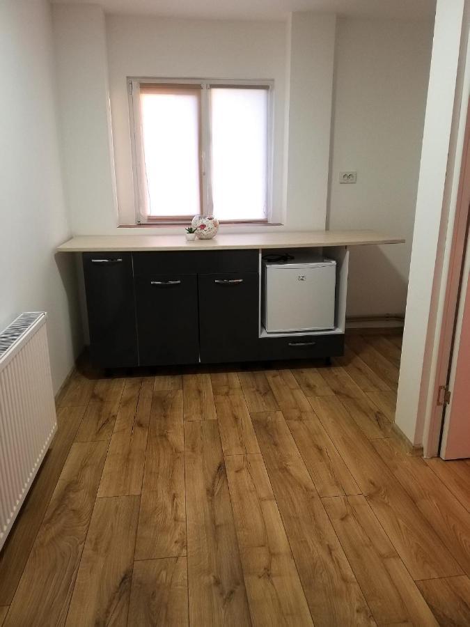 كرايوفا Pensiunea Eden House المظهر الخارجي الصورة
